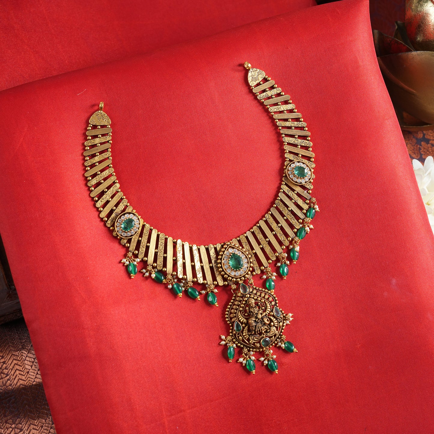 22KT Gold Deep Nakshi Temple Necklace with Emerald & Polki