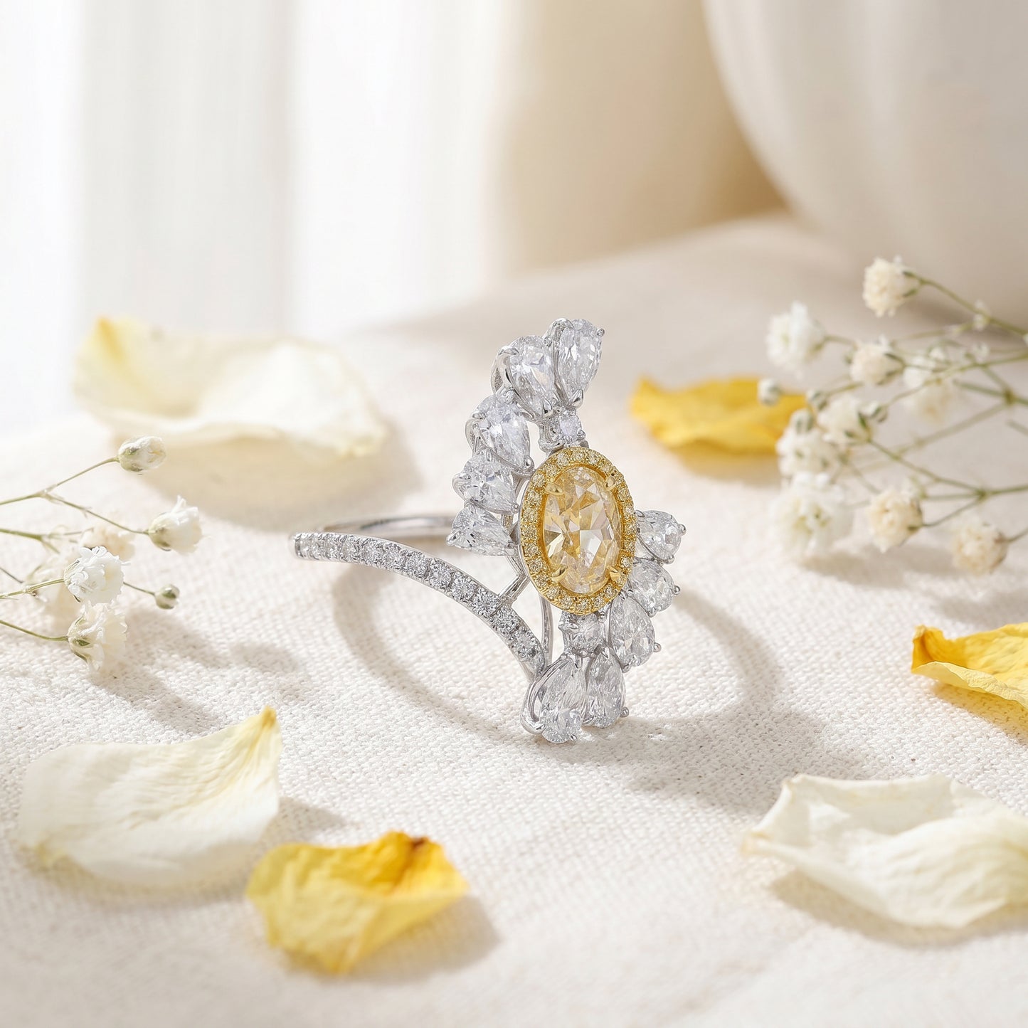 18Kt Yellow Gold Trendy Diamond Ring for Women