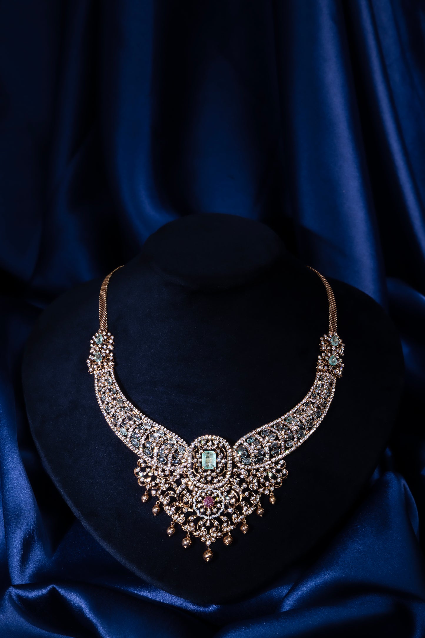 Trendy 18KT Diamond Necklace with Emerald for Women